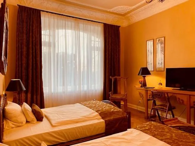 Miramar Hotel 3*