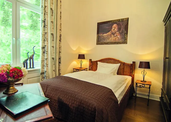 Miramar Hotel 3*